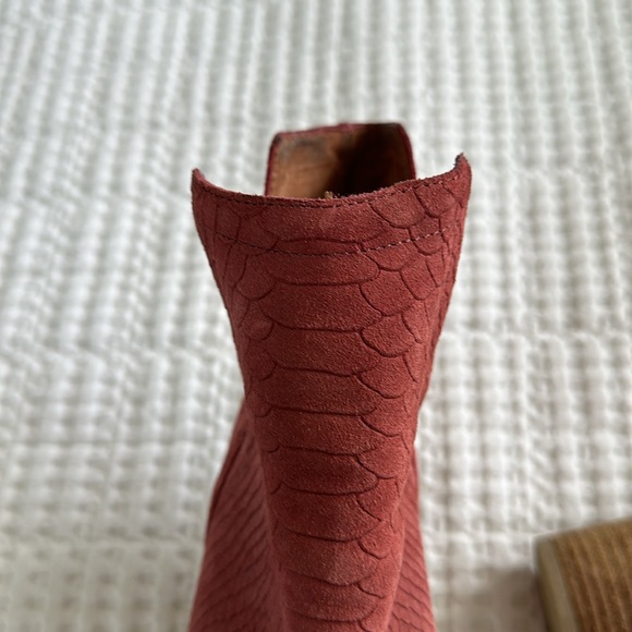 EUC Jeffrey Campbell Booties - Picture 5 of 8